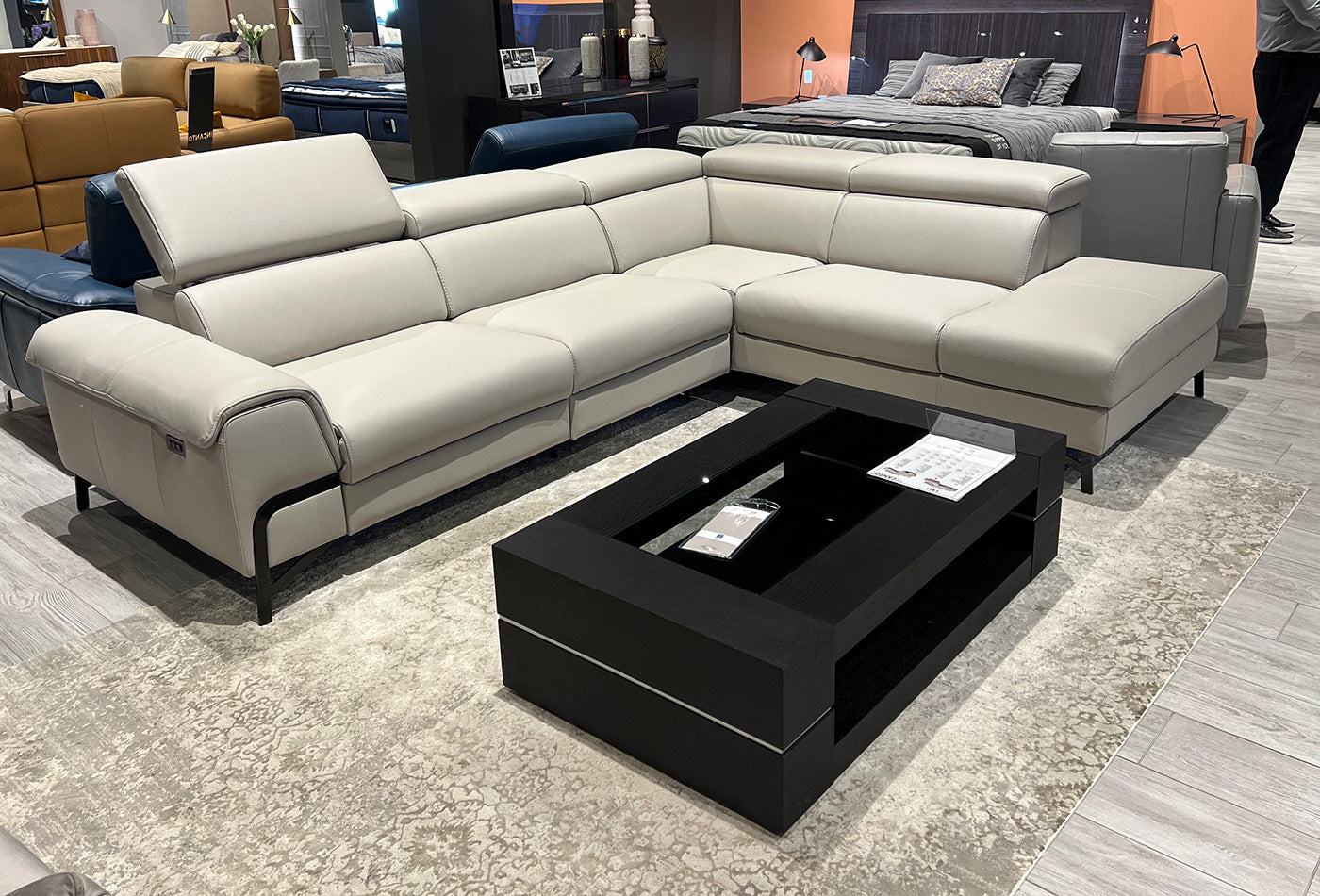 i917 Reclining Sectional | Incanto - Canal Furniture