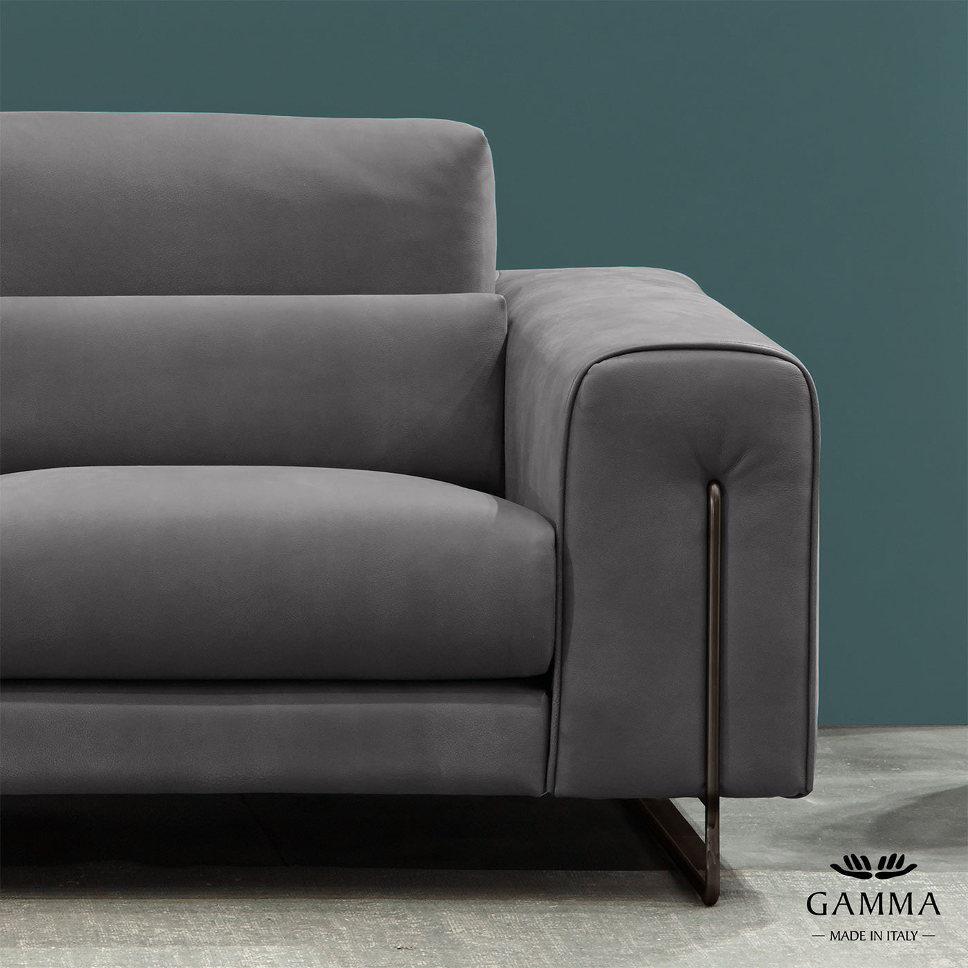 Newport Leather Sofa | Gamma