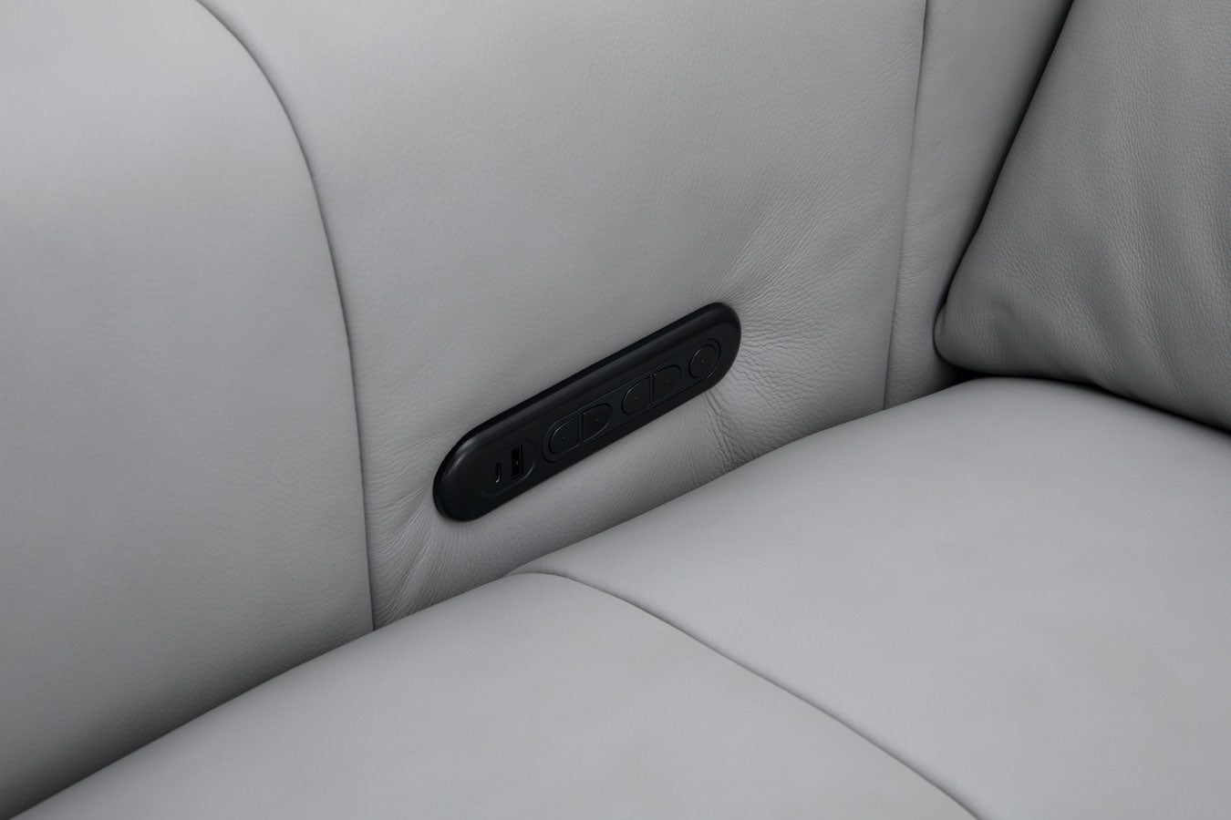 Prescott Leather Loveseat in Grey | J&M Furniture - Canal Furniture