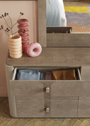 Hebe Dresser