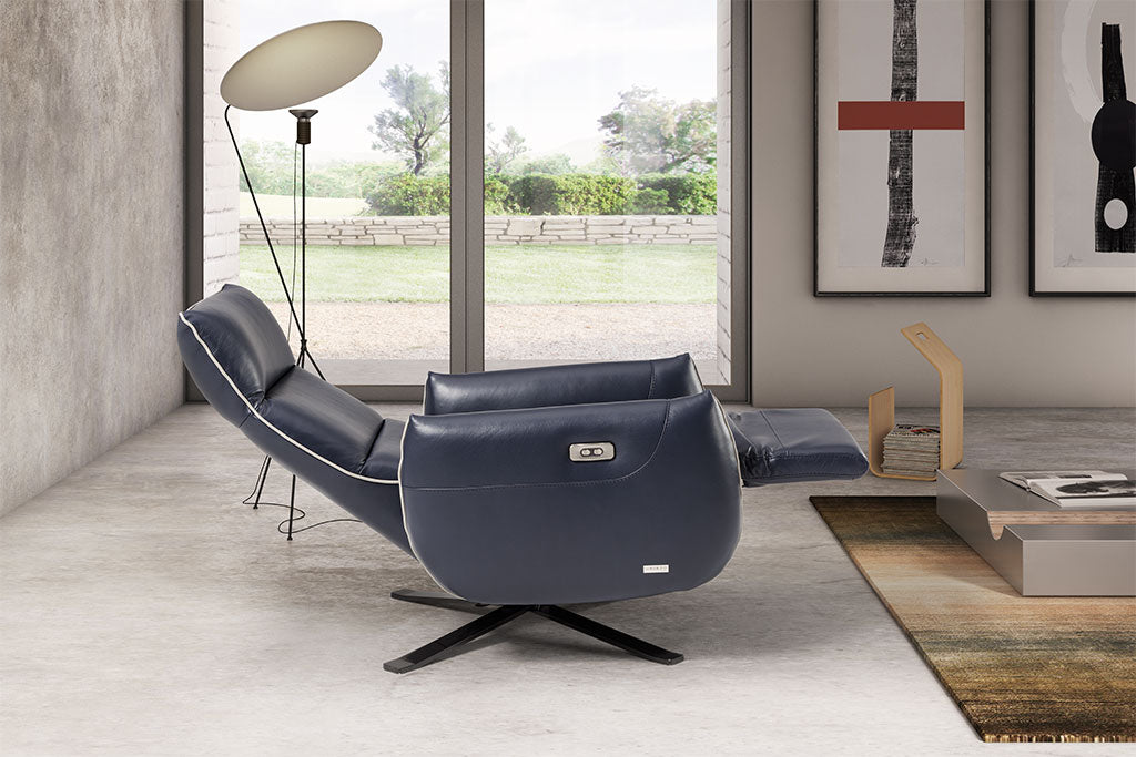 Elisir Power Reclining Chair | J&M Furniture - Canal Furniture
