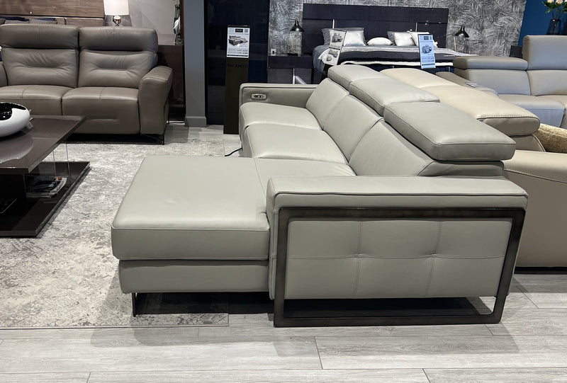i829 Reclining Sectional | Incanto