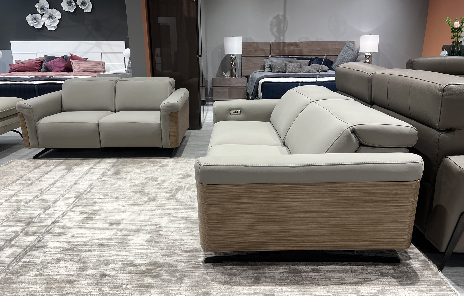 i803 Leather Loveseat | Incanto – ItalMod Furniture