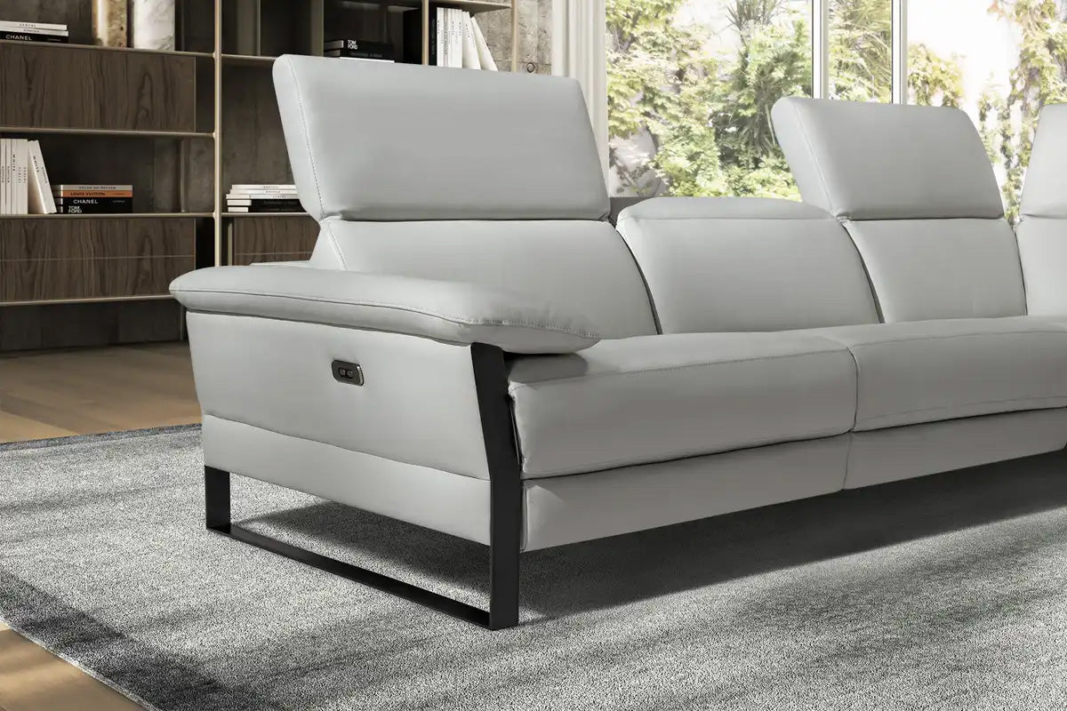 J and M Furniture Couches & Sofa Skyline Reclining Sectional | Loiudiced