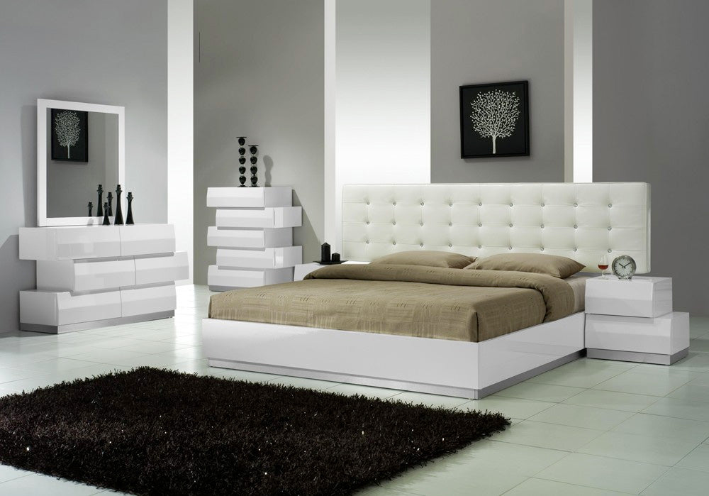 J and M Furniture Dresser Milan Dresser & Mirror in White