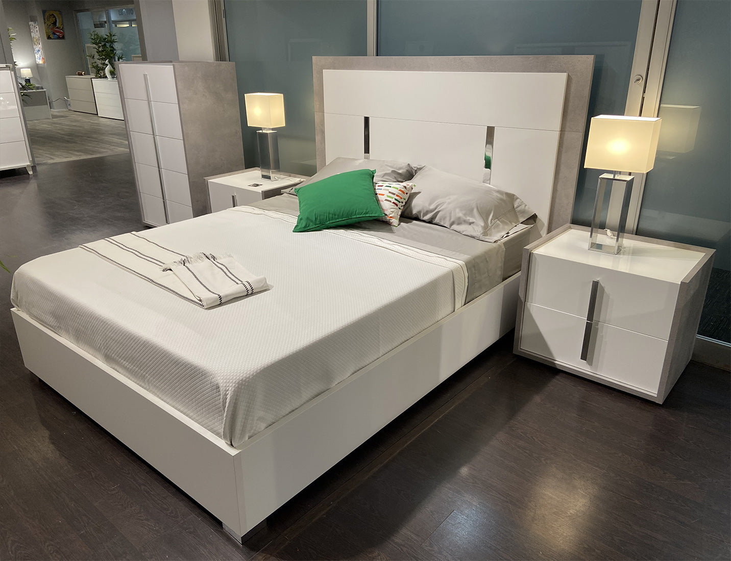 Ada Modern King Bed | J&M Furniture